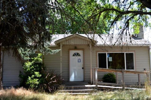 915 SW Laurel St, Grants Pass, OR 97526 - photo 1