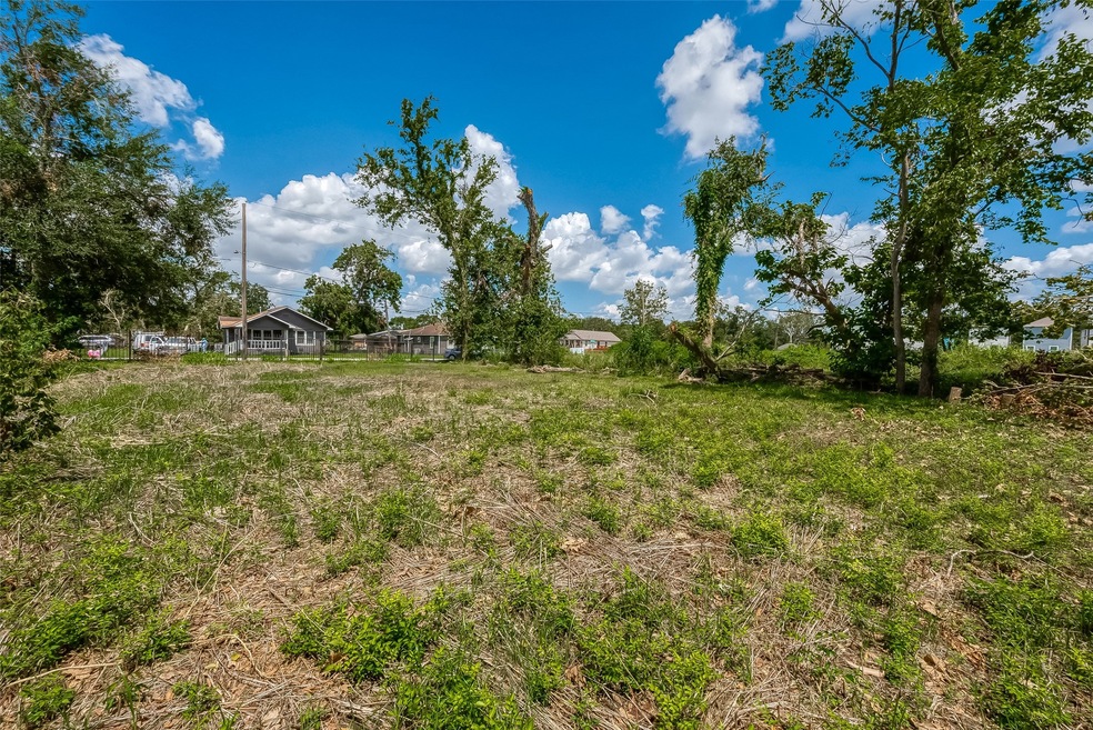 9430 Beckley St, Houston, TX 77088 - photo 1