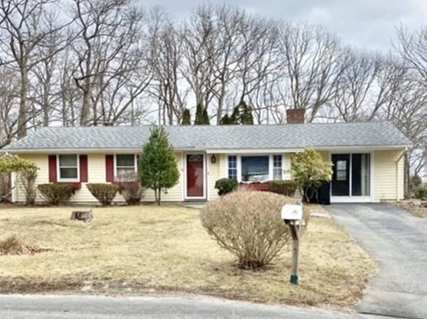 5 Seneca Cir, South Dartmouth, MA 02748 - photo 1