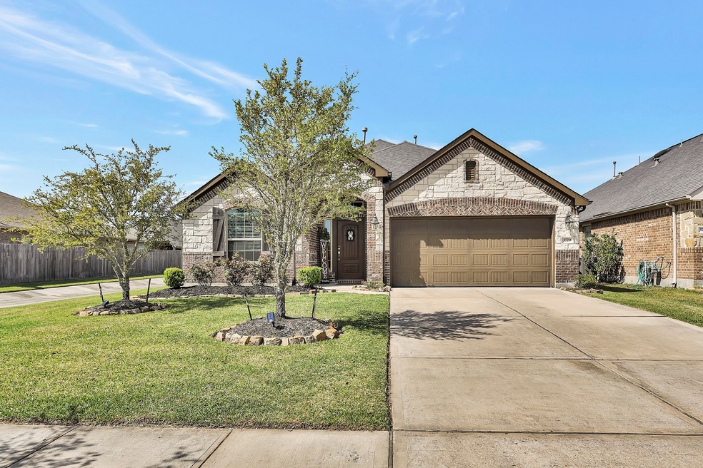 3779 Blaine Oaks Ln, Spring, TX 77386 - photo 1