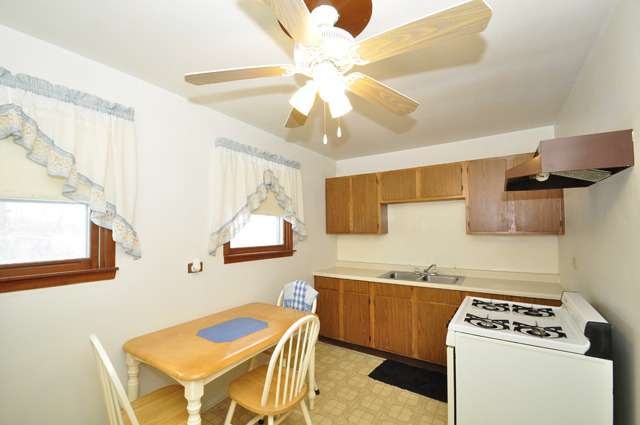 2917 N Pine St, Waukegan, IL 60087 - photo 1