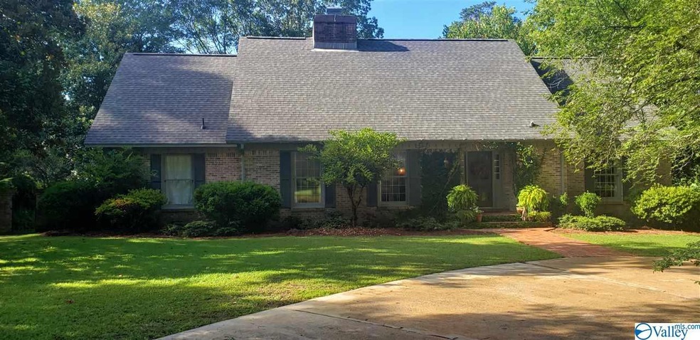 109 Fairoaks Cir, Gadsden, AL 35901 - photo 1