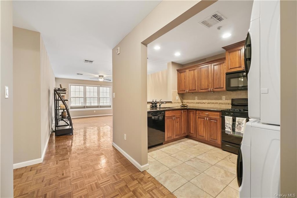 The Meridian unit 108, Suffern, NY 10901 - photo 1