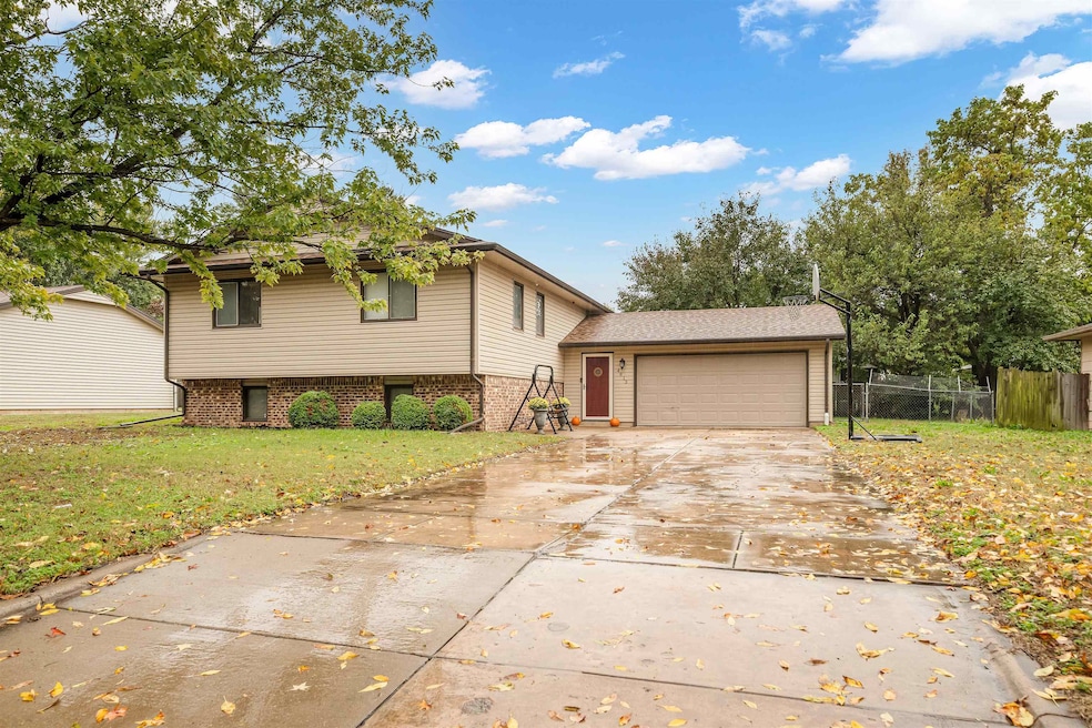 For Sale $255,000 • Co-Listing Agent