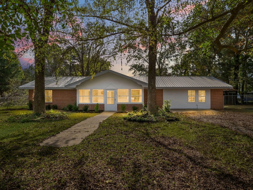 437 Holton Harris Rd, Anacoco, LA 71403 - photo 1