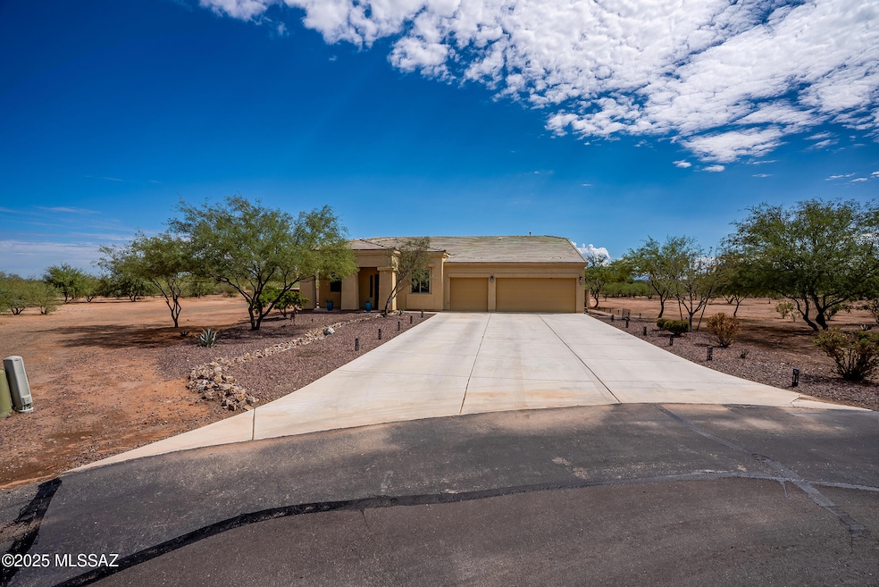 13204 W Tiger Aloe Place, Tucson, AZ 85743 - photo 1