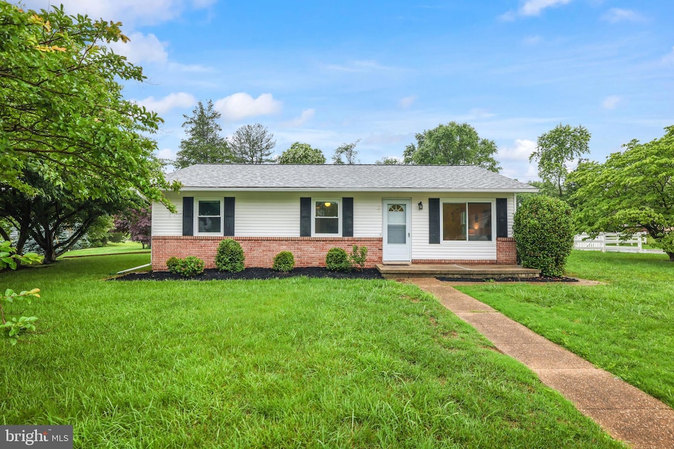 8240 Reece Heights Dr, Severn, MD 21144 - photo 1