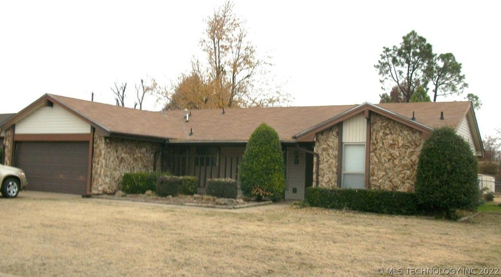 1018 E 13th St, Cushing, OK 74023 - photo 1