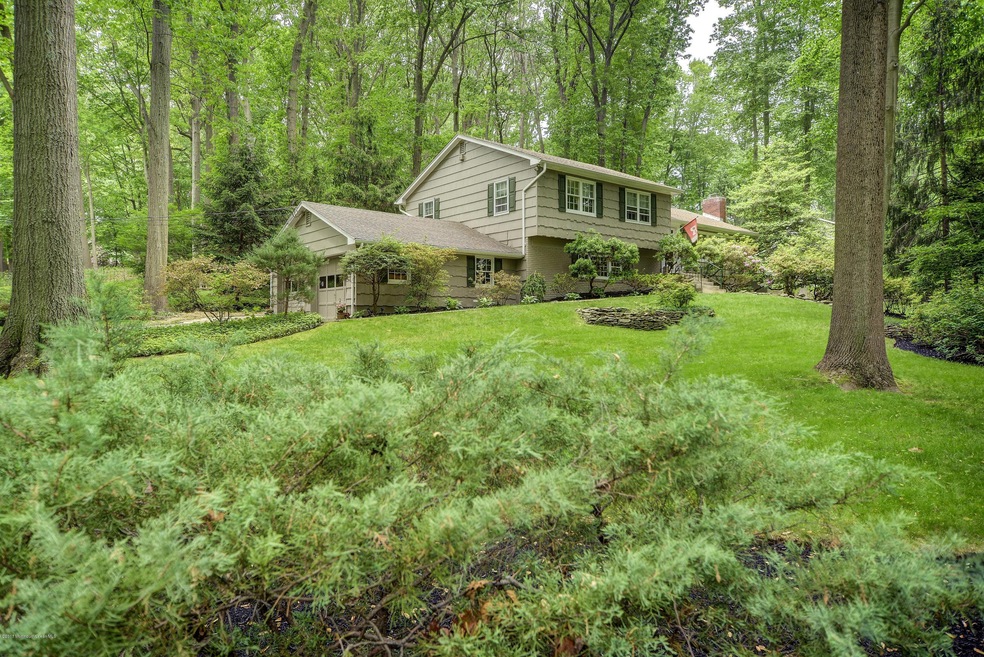 8 Glenn Way, Holmdel, NJ 07733 - photo 1