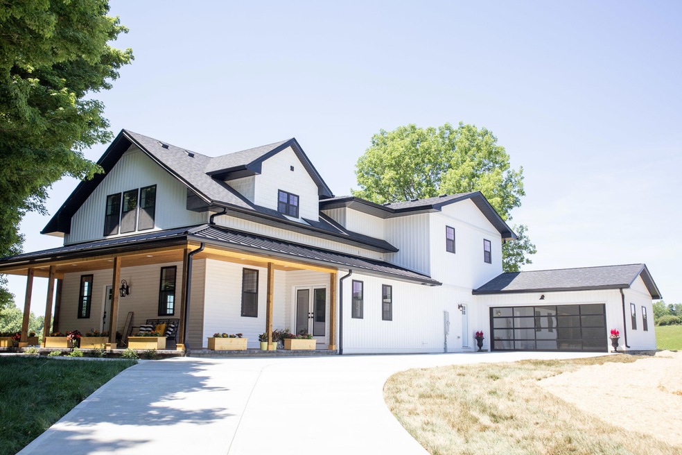 1045 Mundys Landing Rd, Versailles, KY 40383 - photo 1