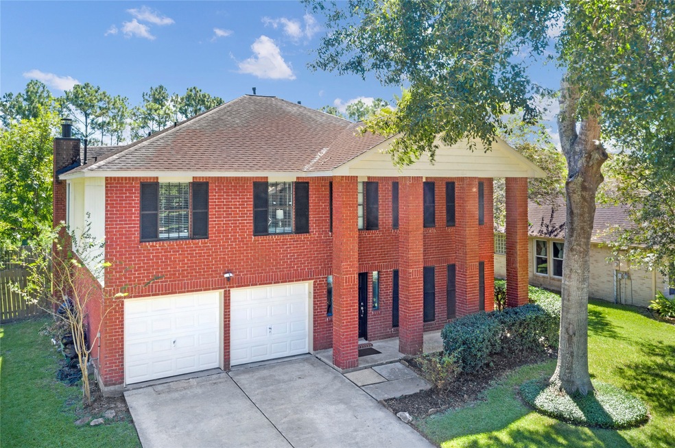 2213 S Mission Cir, Friendswood, TX 77546 - photo 1