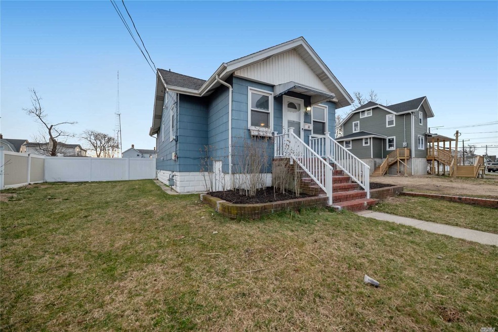 65 Gordon Place, Freeport, NY 11520 - photo 1