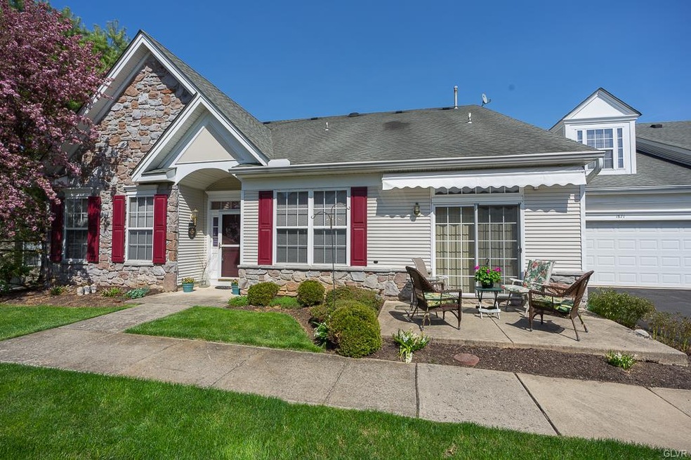 Welcome to 1871 Jeanine Way!