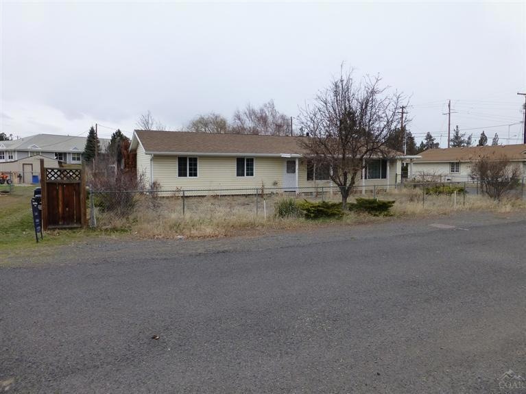 3473 SW 26th St, Redmond, OR 97756 - photo 1