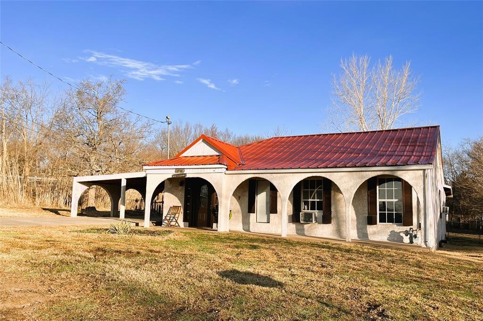 429 E Hanna St, Denison, TX 75021 - photo 1