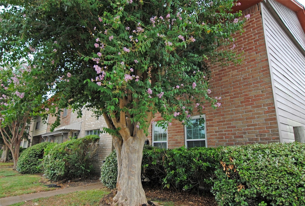 For Rent $1,400/month