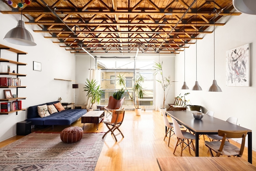 Sold $1,220,000 • Co-Listing Agent