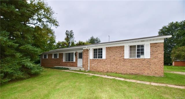5449 Center Street ~ Over an acre of property