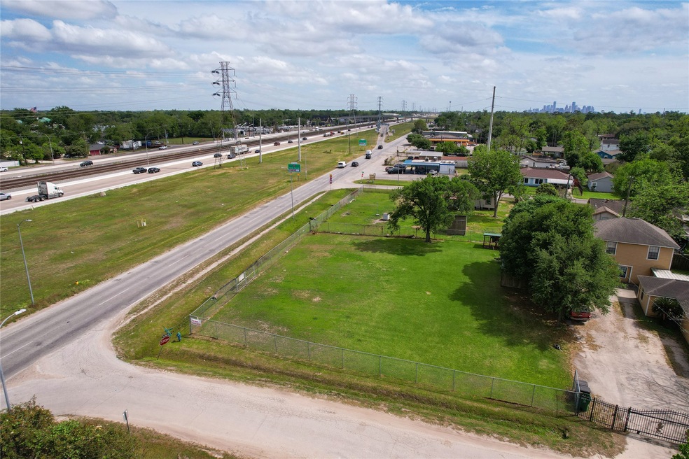 This unique lot is about 15 minutes from Downtown