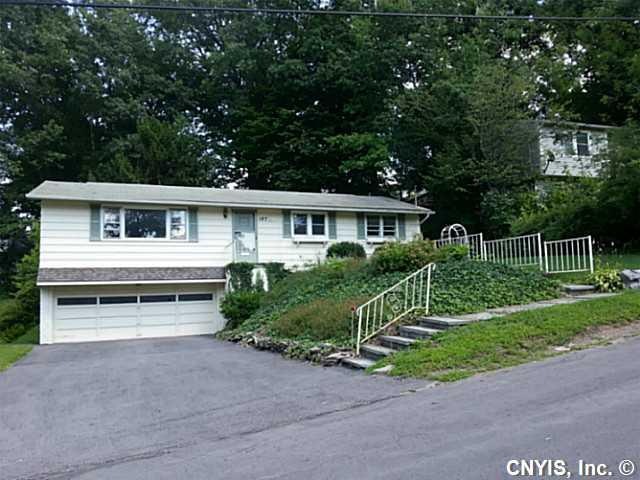 Exterior Front Welcome home to this spacious 3 bed