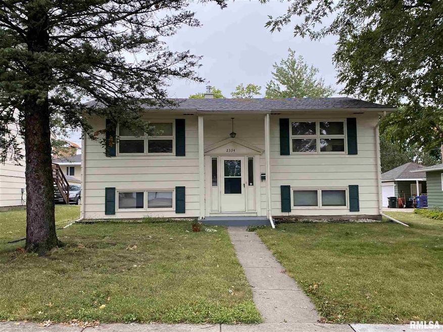 2334 Adams St, Davenport, IA 52803 - photo 1