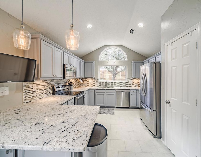 7917 Woodland Dr, North Richland Hills, TX 76182 - photo 1