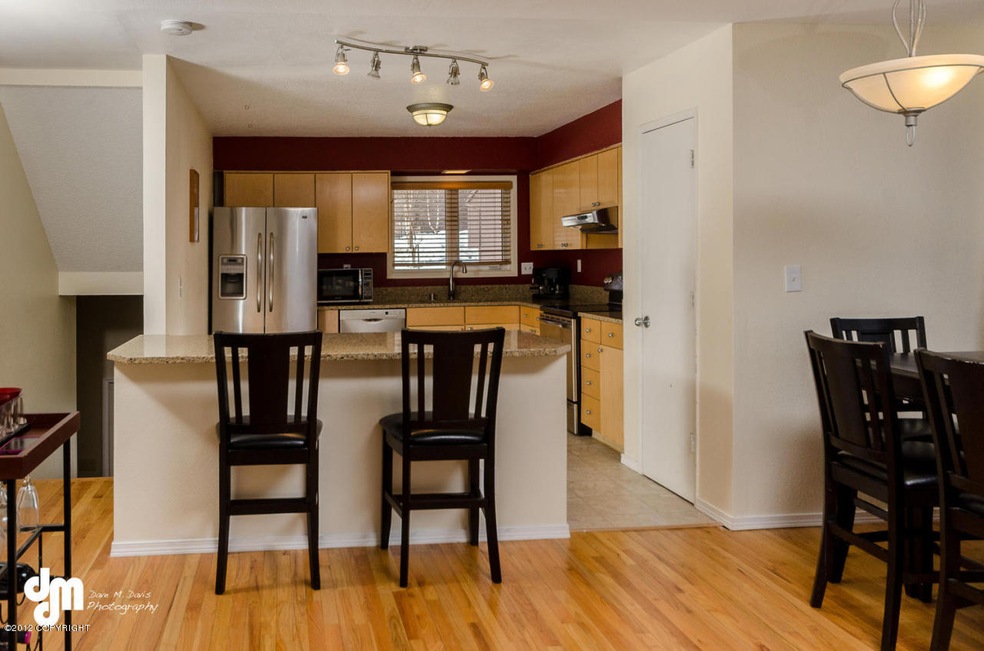 Kitchen/ Dining Room