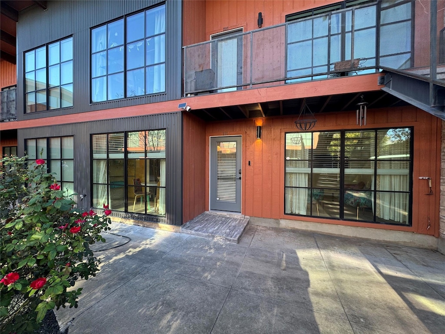 400 E 30th St unit 101, Austin, TX 78705 - photo 1