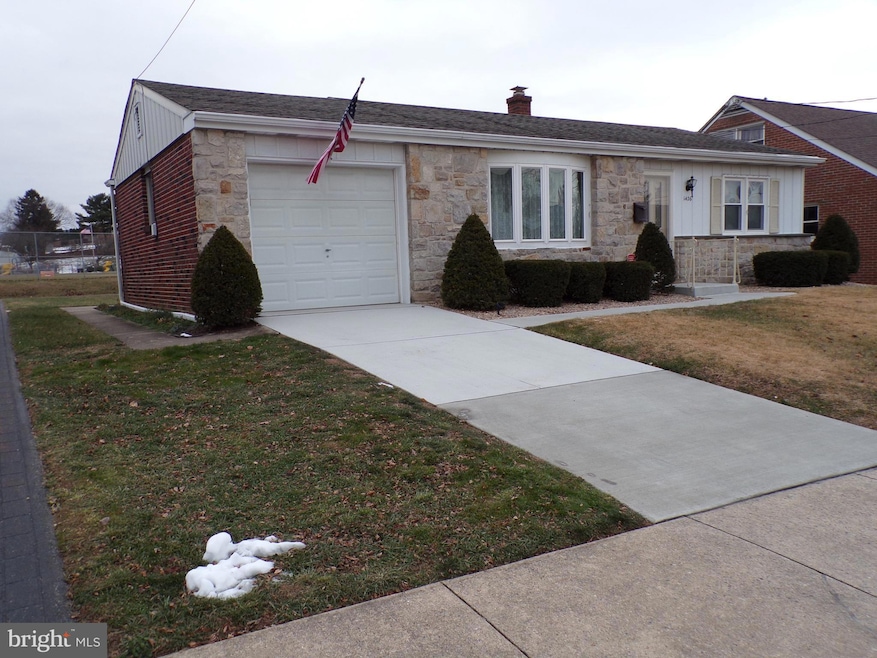 1426 Margaret St, Reading, PA 19605 - photo 1
