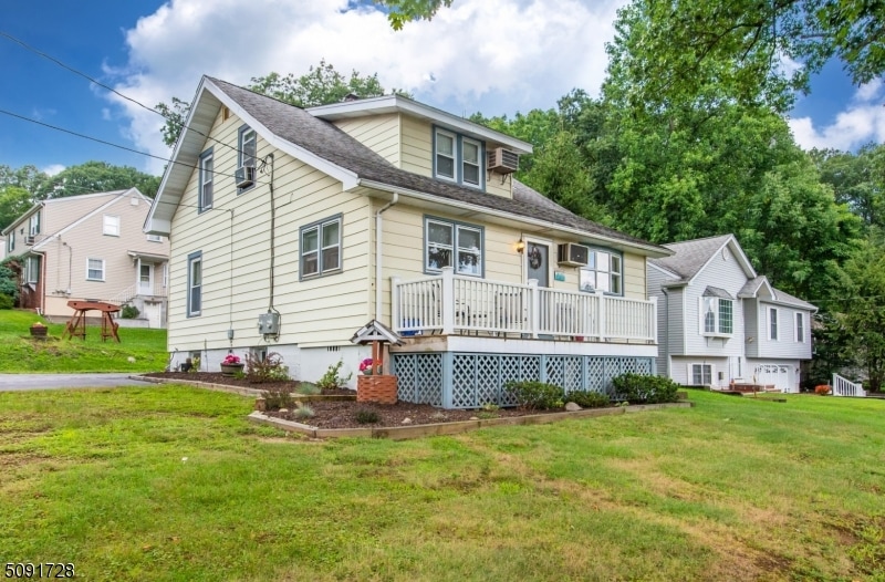 107 Vreeland Ave, Bloomingdale, NJ 07403 - photo 1