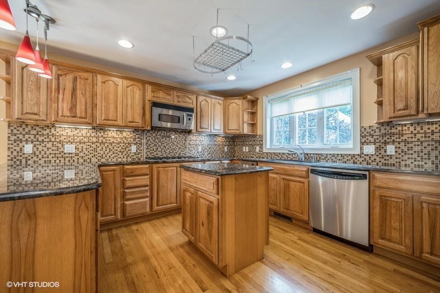 40 Vineyard Dr, Stratham, NH 03885 - photo 1