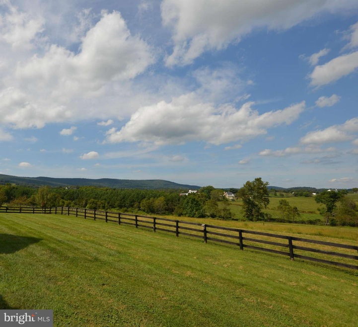 15250 Cider Mill Rd, Purcellville, VA 20132 - photo 1