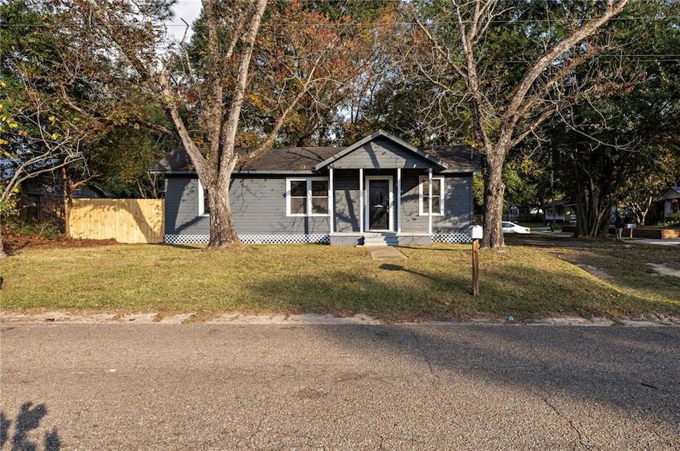 300 Geronimo St, Mobile, AL 36611 - photo 1