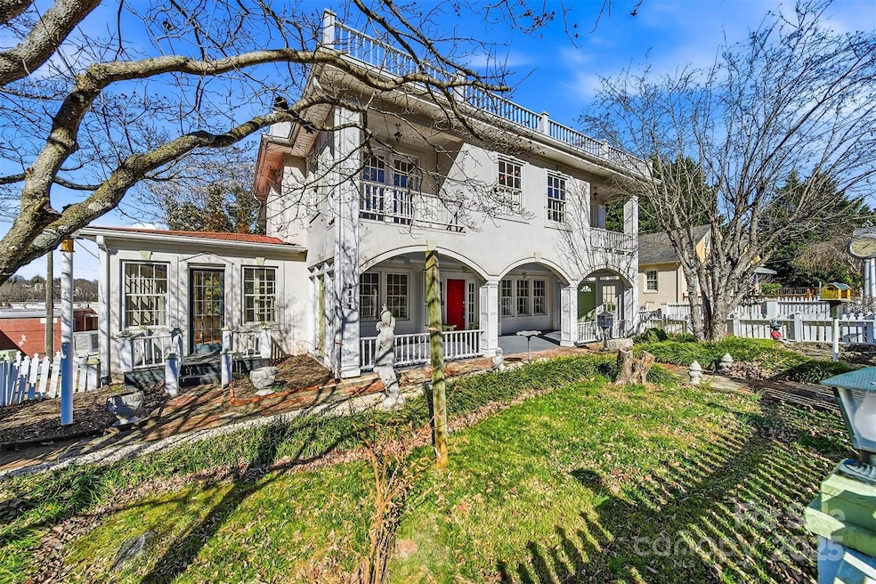 1010 College Ave SW, Lenoir, NC 28645 - photo 1