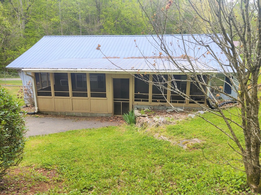 8604 Alvin Ln, Knoxville, TN 37920 - photo 1