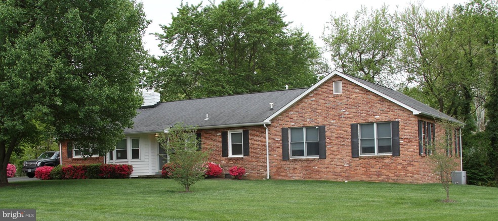 3823 Mode St, Fairfax, VA 22031 - photo 1