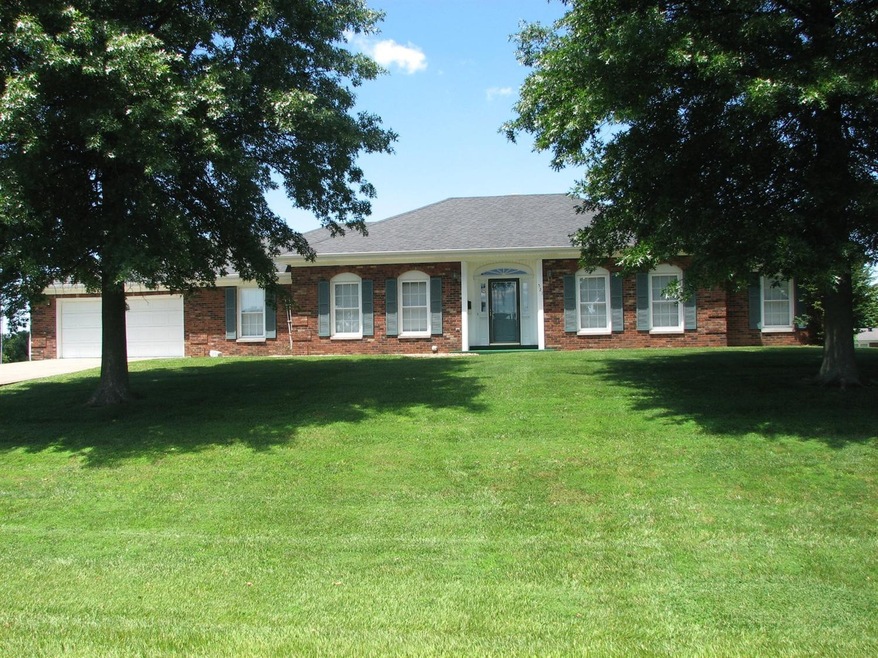 521 Shenandoah Dr, Harrodsburg, KY 40330 - photo 1