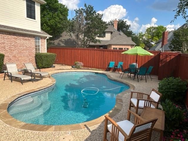 2805 Walnut Ln, Hurst, TX 76054 - photo 1