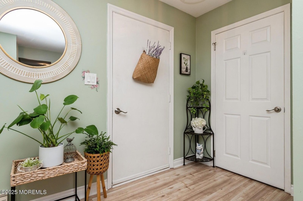 01_7PlazaDeLasTrinidadD_32001_FrontEntry