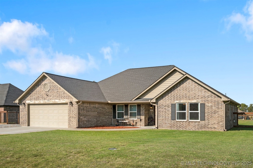 375 E 498 Cir, Pryor, OK 74361 - photo 1