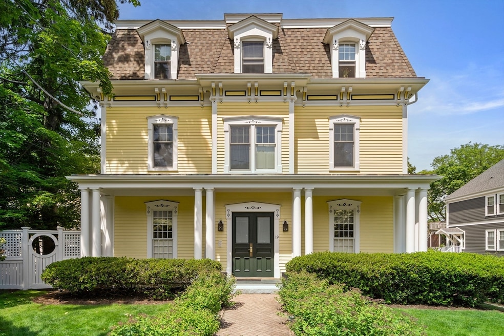 Sold $961,500 • Co-Listing Agent