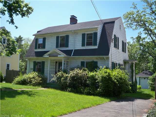 215 Quaker Ln S, West Hartford, CT 06119 - photo 1
