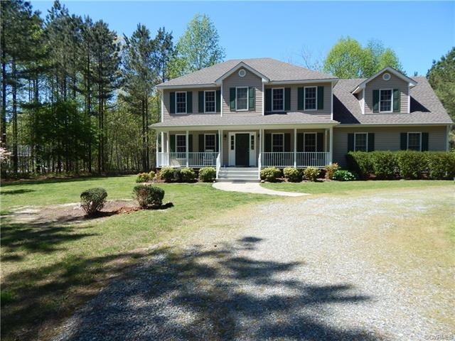 Beautiful Yard, circle drive with main drive being