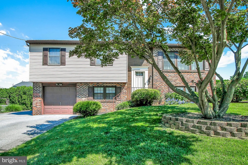 1109 Whitner Rd, Reading, PA 19605 - photo 1