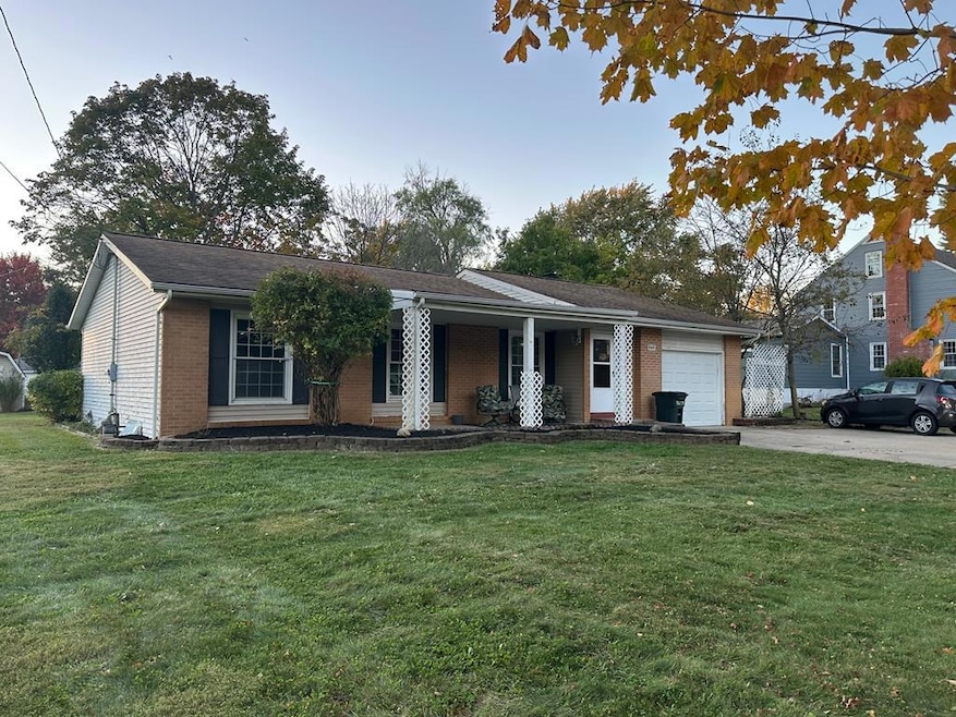 949 Beal Rd, Mansfield, OH 44905 - photo 1