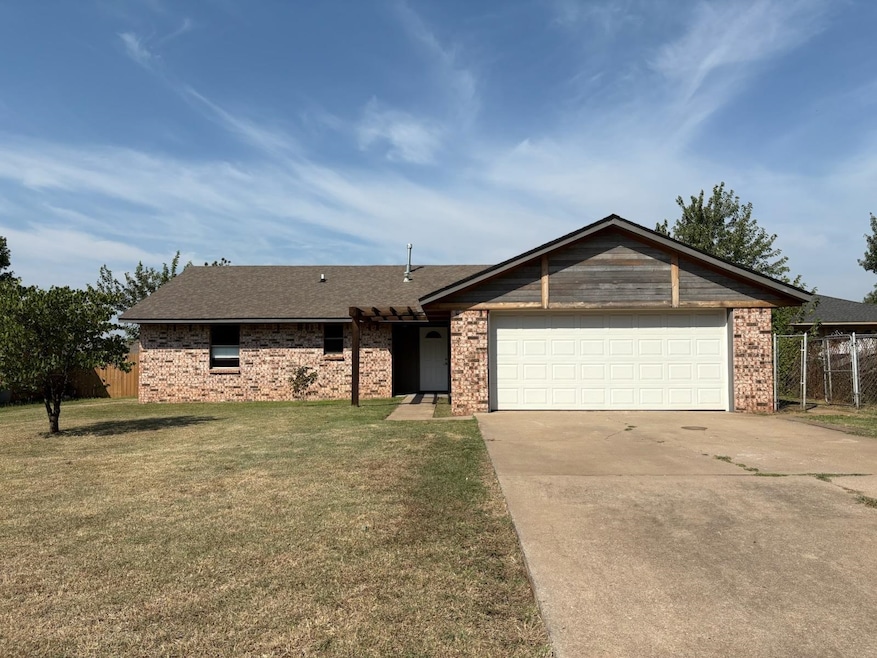 2103 2103 Westbriar, Duncan, OK 73533 - photo 1