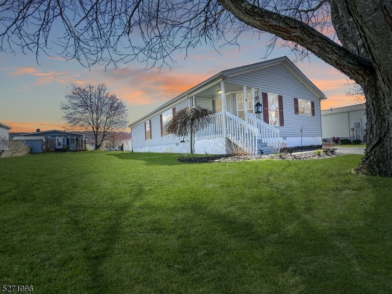 8 Clover Ln, Belvidere, NJ 07823 - photo 1