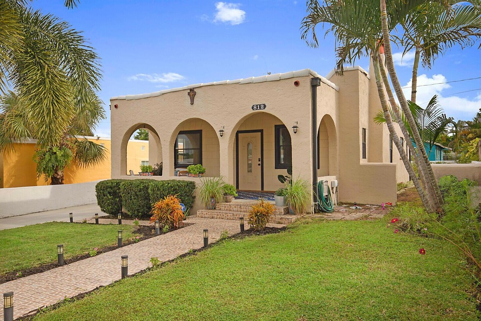 812 31st St, West Palm Beach, FL 33407 - photo 1