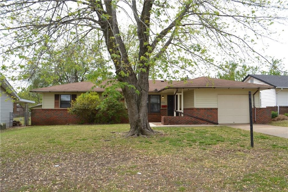 1211 E Monroe Dr, Shawnee, OK 74804 - photo 1