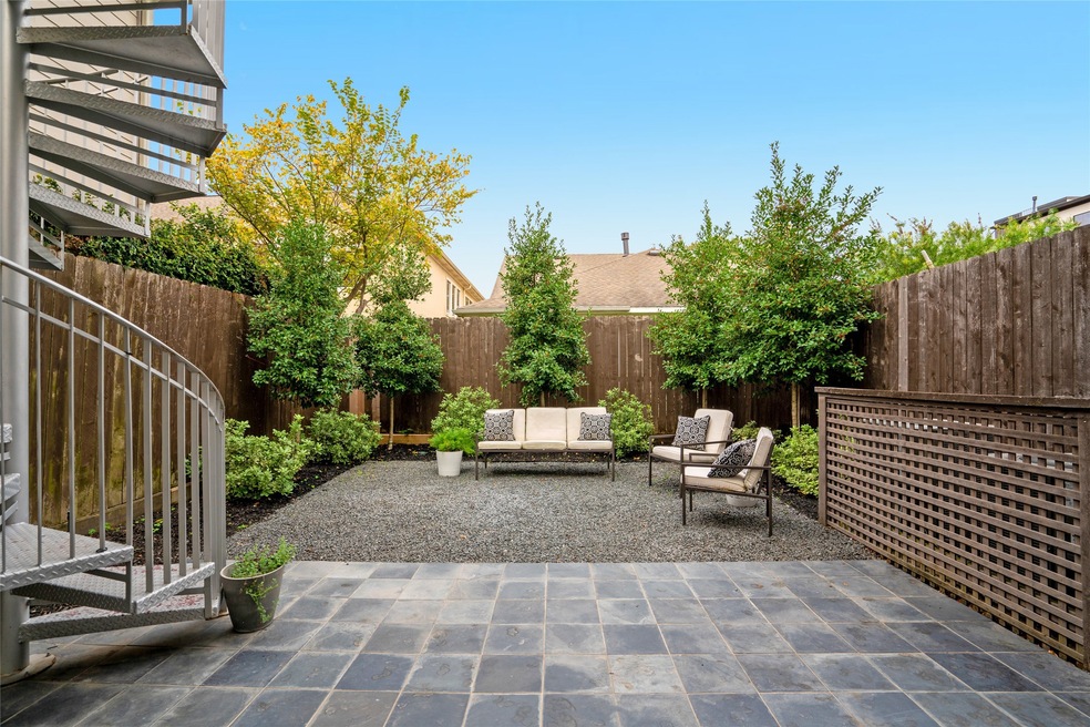 1724 Michigan St, Houston, TX 77006 - photo 1